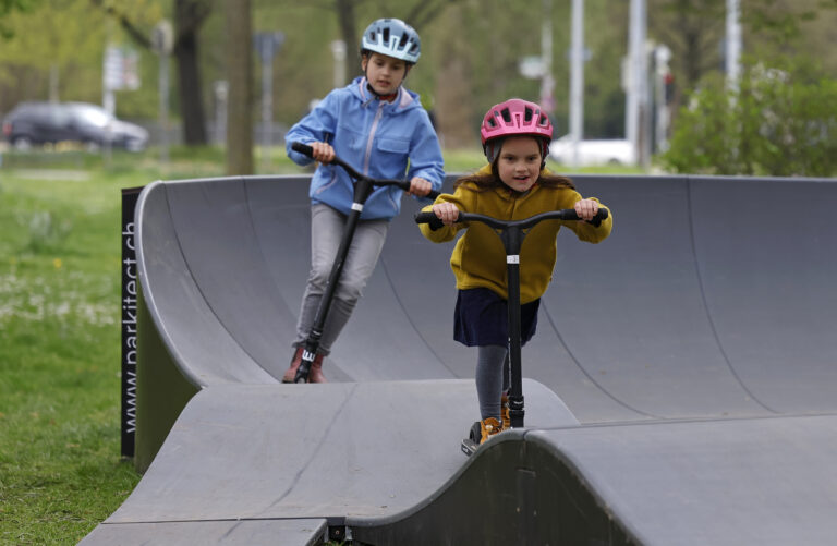 Mehr über den Artikel erfahren Auf Rollen und Rädern